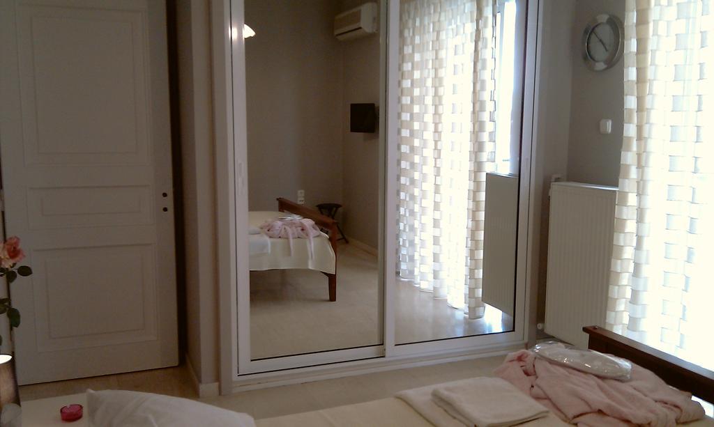 Family Apartment Patras Exteriör bild